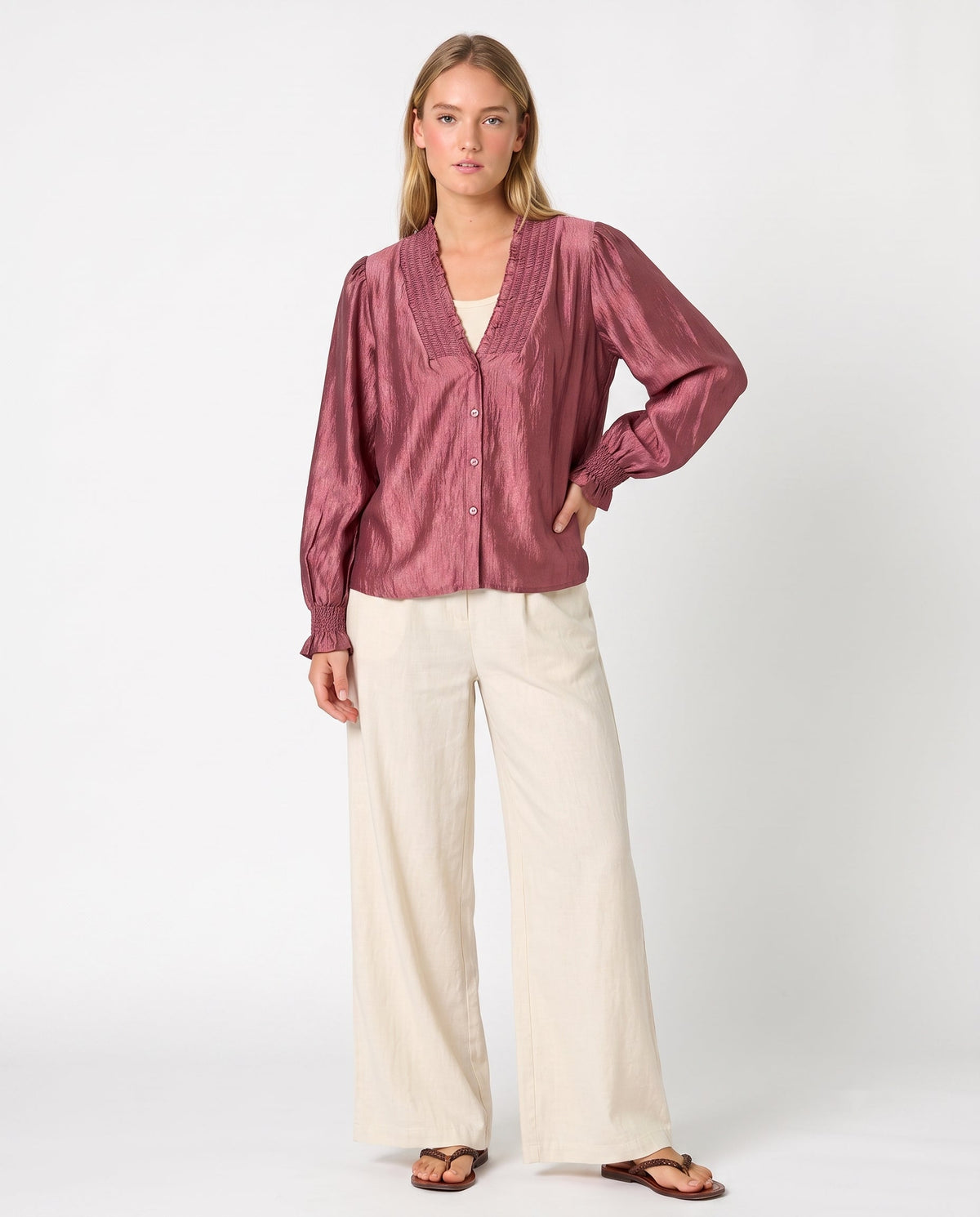Camisa burdeos cuello fruncido — Modas Carrusel