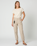 Pantalón cargo beige