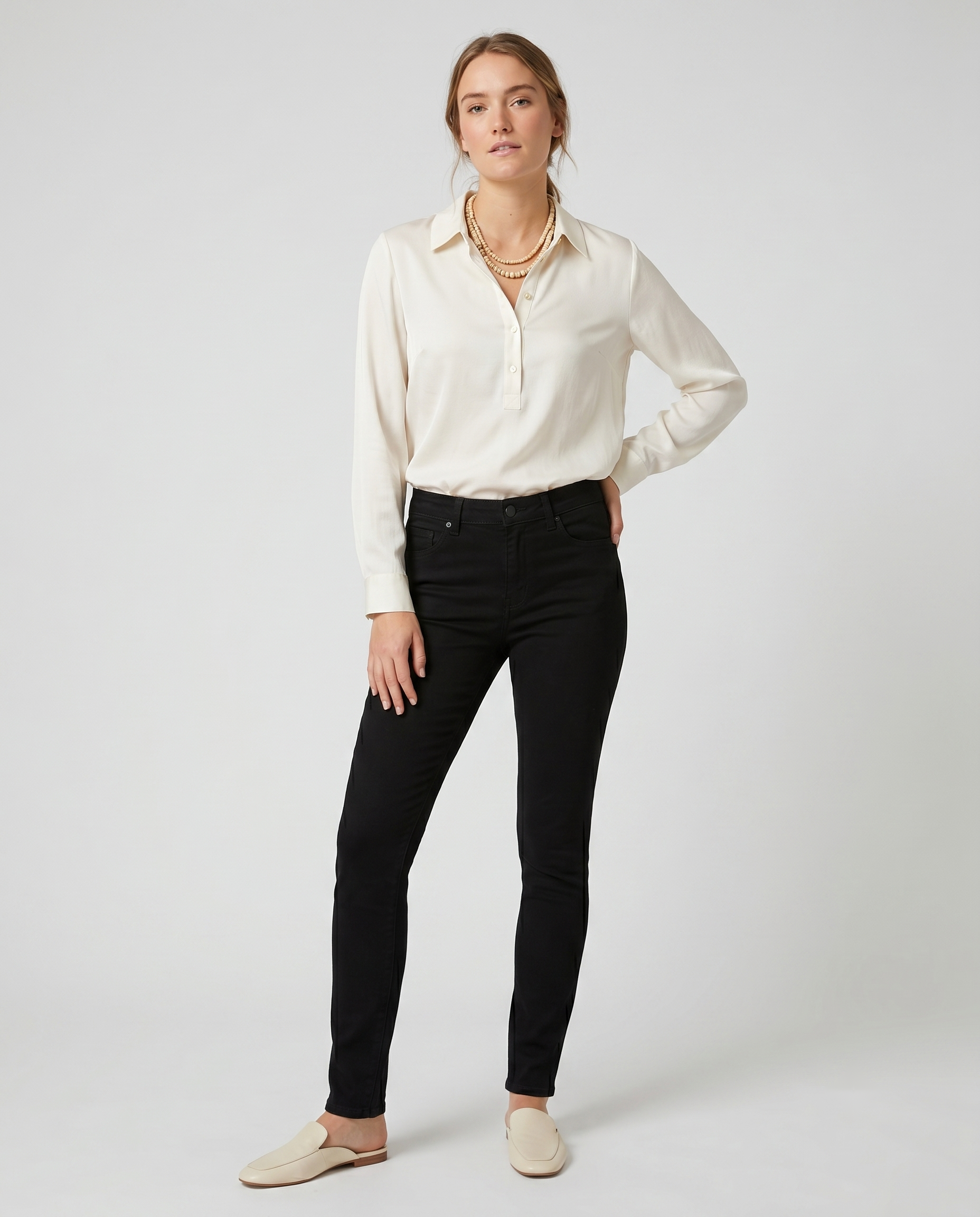 Pantalón negro tobillero