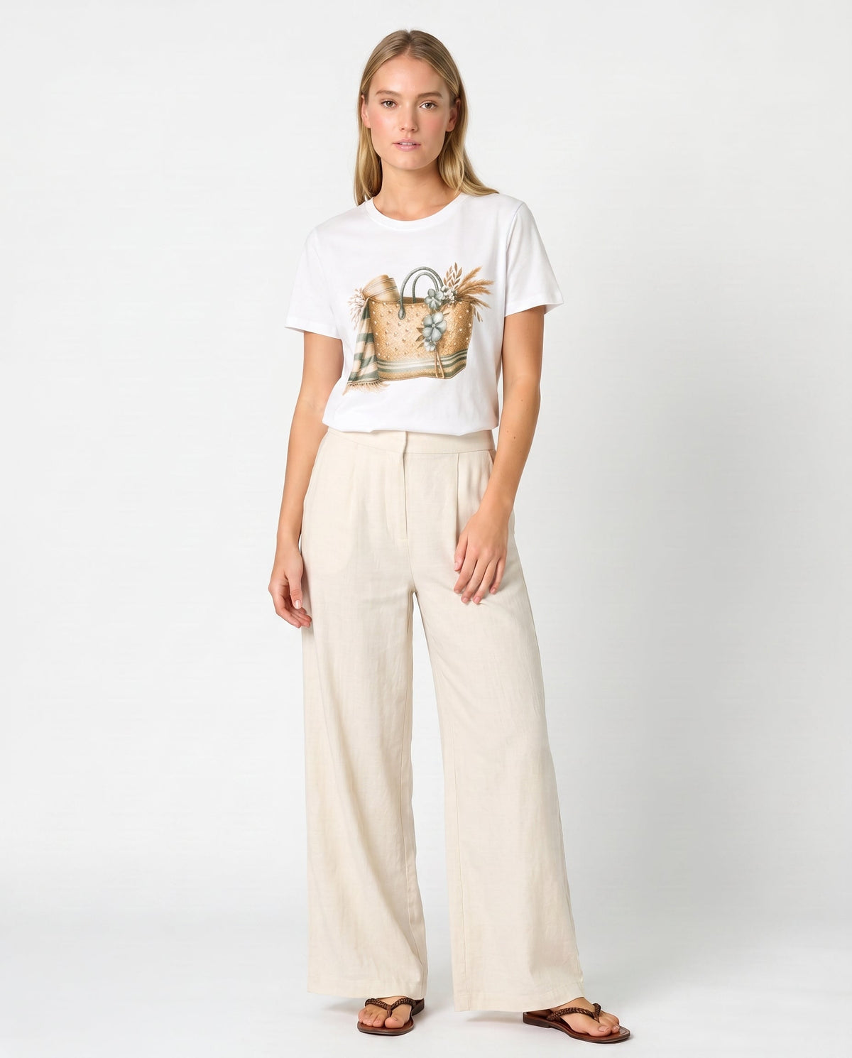 Camiseta blanca cesta de flores — Modas Carrusel